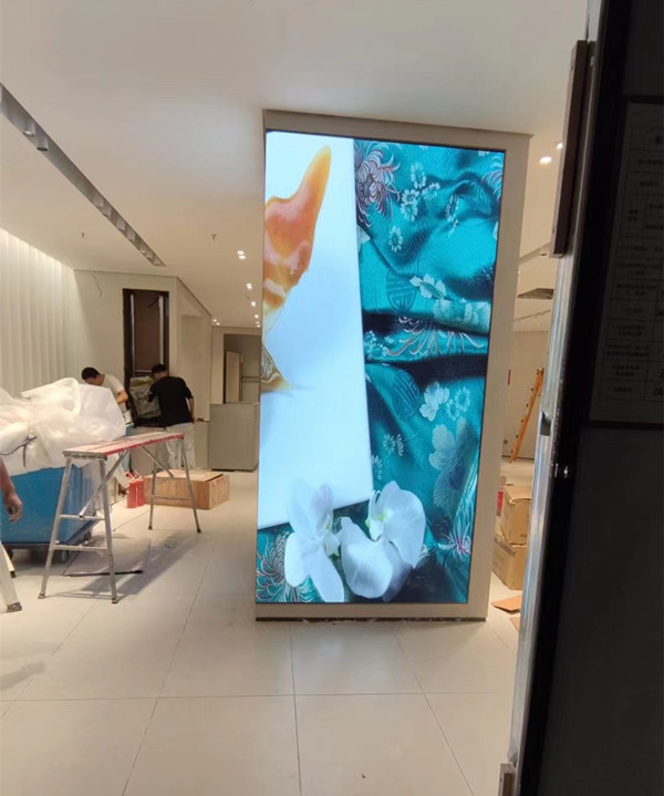 和政商场门店转角LED显示屏